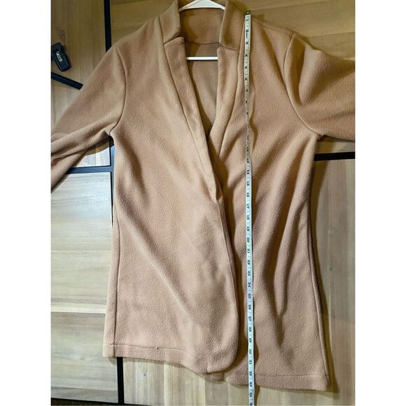 Tan Coat‎ - Picture 5 of 6